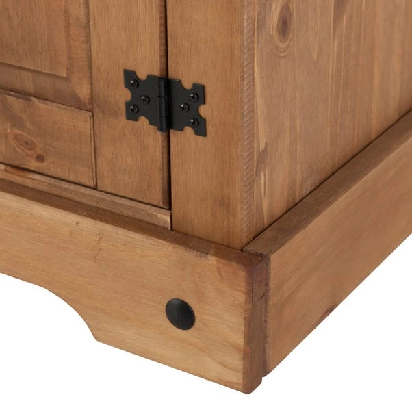 Corona Triple Wardrobe, Pine 10 Corona Triple Wardrobe, Pine - Image 8