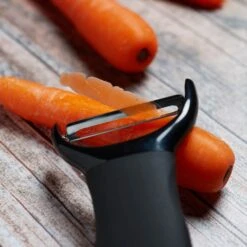 OXO Softworks Y Peeler -Home Luxe Studio 1000100915 alt03