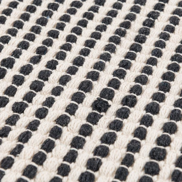 Flat Weave Monochrome Bath Mat 6 Flat Weave Monochrome Bath Mat - Image 4