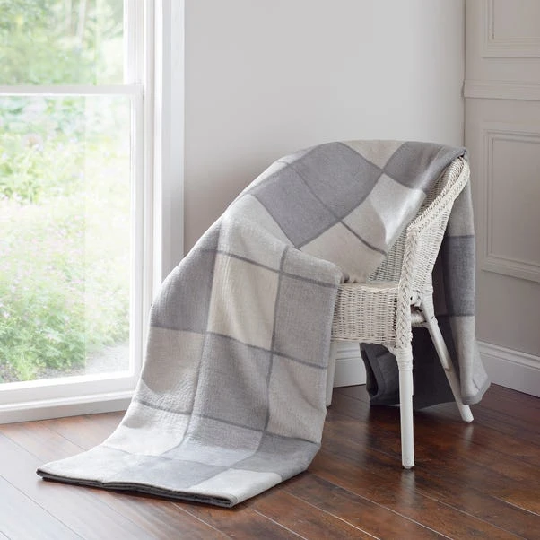 Super Soft Large Check Grey Blanket 6 Super Soft Large Check Grey Blanket - Image 4
