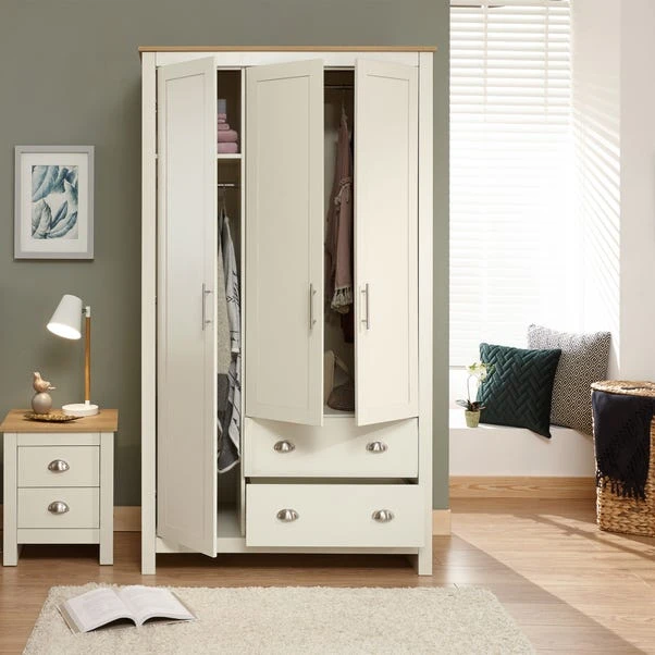 Lancaster Triple Wardrobe 12 Lancaster Triple Wardrobe - Image 10