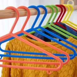 Pack Of 10 Kids Plastic Hangers 11 Pack Of 10 Kids Plastic Hangers -Home Luxe Studio 30762263 alt02