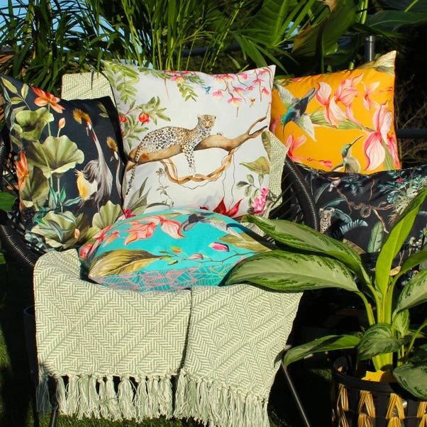 Evans Lichfield Hummingbirds Outdoor Cushion 7 Evans Lichfield Hummingbirds Outdoor Cushion - Image 5