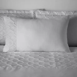 Skyler Duvet Cover And Pillowcase Set 24 Skyler Duvet Cover And Pillowcase Set -Home Luxe Studio 30801137 alt02