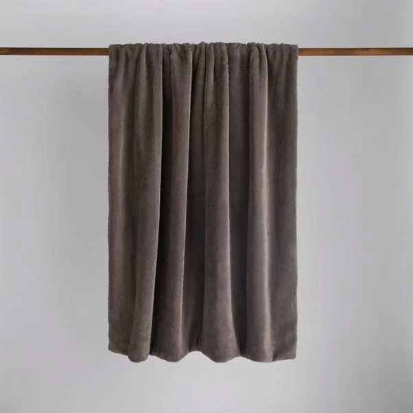 Lenon Faux Fur Throw, Grey 130cm X 170cm 4 Lenon Faux Fur Throw, Grey 130cm X 170cm - Image 2