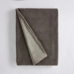 Lenon Faux Fur Throw, Grey 130cm X 170cm 11 Lenon Faux Fur Throw, Grey 130cm X 170cm -Home Luxe Studio 30825796 alt04