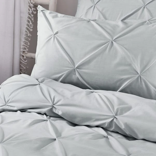 Serene Lara Duvet Cover & Pillowcase Set White 8 Serene Lara Duvet Cover & Pillowcase Set White - Image 6