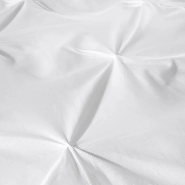Serene Lara Duvet Cover & Pillowcase Set White 5 Serene Lara Duvet Cover & Pillowcase Set White - Image 3