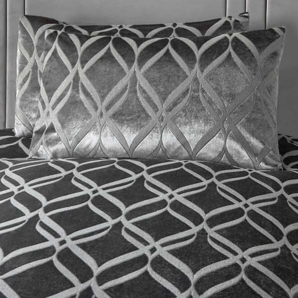 Belfort Duvet Cover And Pillowcase Set 9 Belfort Duvet Cover And Pillowcase Set - Image 7