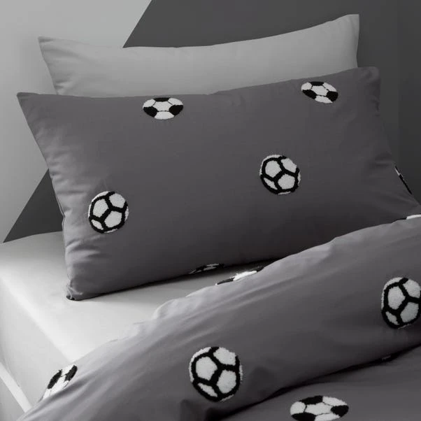 Tufted Football Duvet Cover & Pillowcase Set 8 Tufted Football Duvet Cover & Pillowcase Set - Image 6
