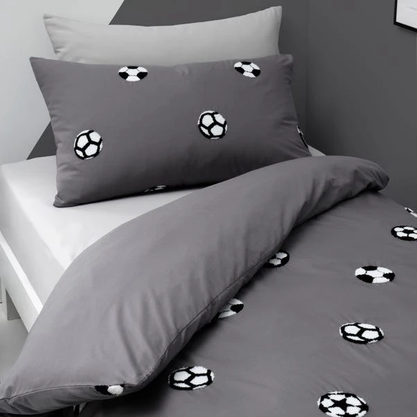 Tufted Football Duvet Cover & Pillowcase Set 5 Tufted Football Duvet Cover & Pillowcase Set - Image 3