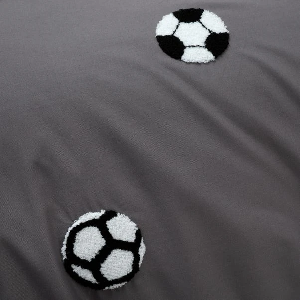 Tufted Football Duvet Cover & Pillowcase Set 6 Tufted Football Duvet Cover & Pillowcase Set - Image 4