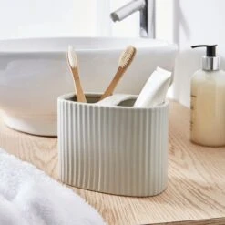 Ceramic Ribbed Electric Toothbrush Holder -Home Luxe Studio 30870201