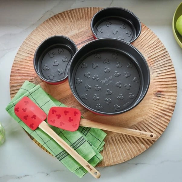 Prestige Bake With Mickey Cake Bakeware Set 3 Prestige Bake With Mickey Cake Bakeware Set