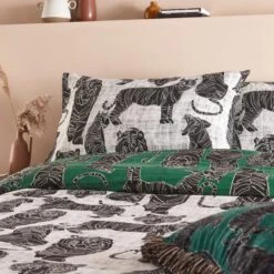 Furn. Wildcat Duvet Cover And Pillowcase Set Jungle Green -Home Luxe Studio 30877034 alt04