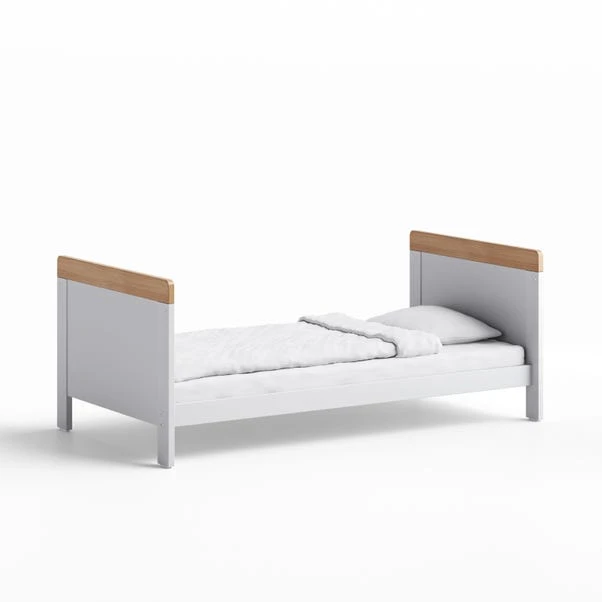 Little Acorns Classic Oak Effect 3 Piece Nursery Furniture Set 15 Little Acorns Classic Oak Effect 3 Piece Nursery Furniture Set - Image 13