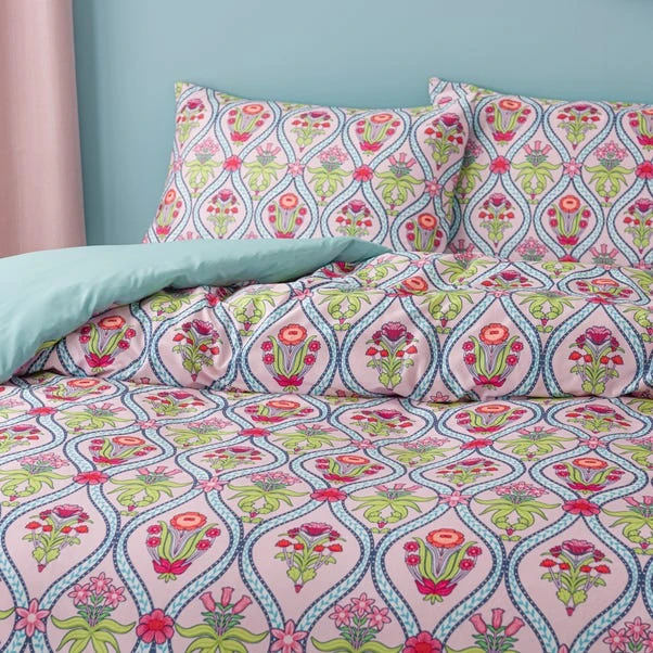 Tulip Bouquet Duvet Cover & Pillowcase Set 5 Tulip Bouquet Duvet Cover & Pillowcase Set - Image 3