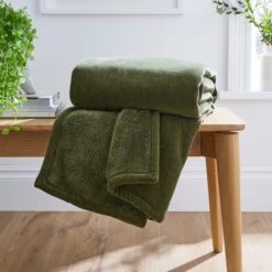 Cosy Chenille Throw 130x180cm 37 Cosy Chenille Throw 130x180cm -Home Luxe Studio 30898336