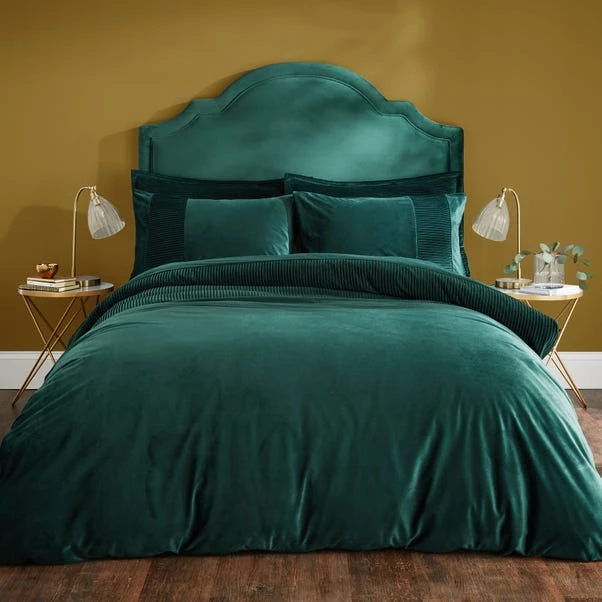 Liliana Pleated Luxury Velvet Oxford Pillowcase 4 Liliana Pleated Luxury Velvet Oxford Pillowcase - Image 2