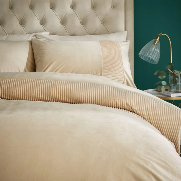 Liliana Pleated Luxury Velvet Duvet Cover And Pillowcase Set 18 Liliana Pleated Luxury Velvet Duvet Cover And Pillowcase Set - Image 16