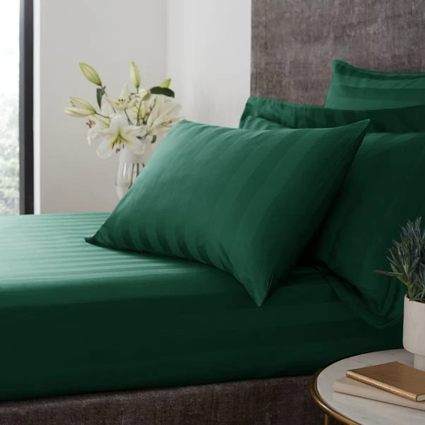 Hotel Cotton 230 Thread Count Stripe Fitted Sheet 6 Hotel Cotton 230 Thread Count Stripe Fitted Sheet - Image 4