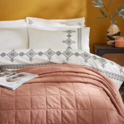 Embroidered Inca 100% Cotton Duvet Cover And Pillowcase Set 41 Embroidered Inca 100% Cotton Duvet Cover And Pillowcase Set -Home Luxe Studio 30927738 alt01