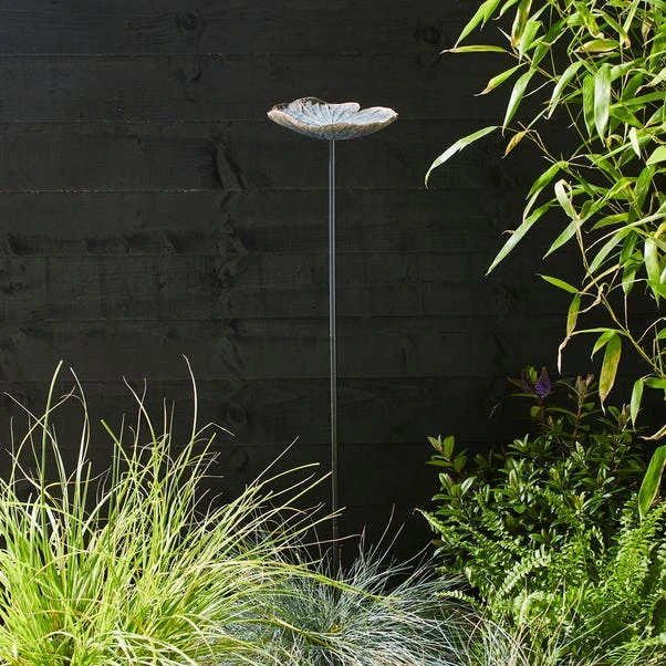 Indoor Outdoor Resin Lilypad Stake 6 Indoor Outdoor Resin Lilypad Stake - Image 4