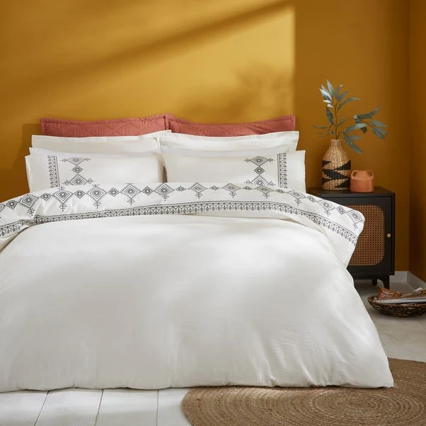 Embroidered Inca 100% Cotton Duvet Cover And Pillowcase Set 3 Embroidered Inca 100% Cotton Duvet Cover And Pillowcase Set