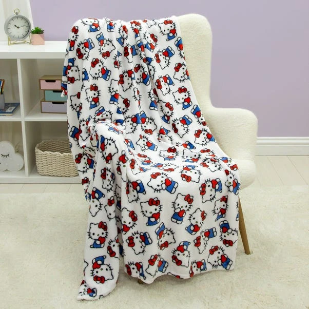 Hello Kitty Heartheld Fleece Blanket 3 Hello Kitty Heartheld Fleece Blanket
