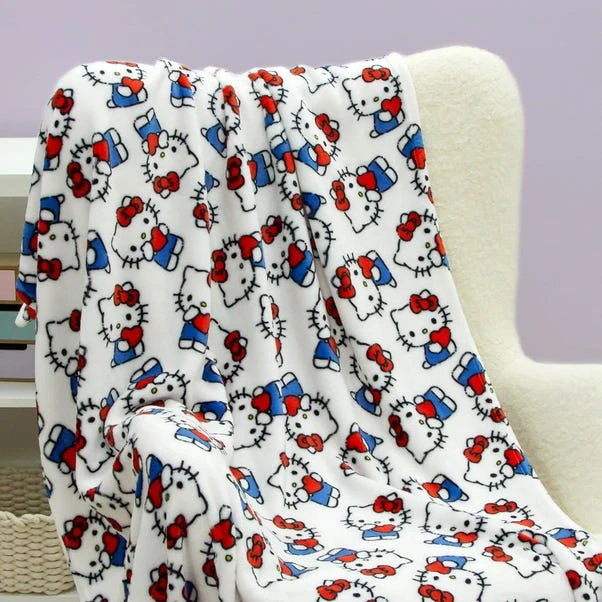 Hello Kitty Heartheld Fleece Blanket 4 Hello Kitty Heartheld Fleece Blanket - Image 2