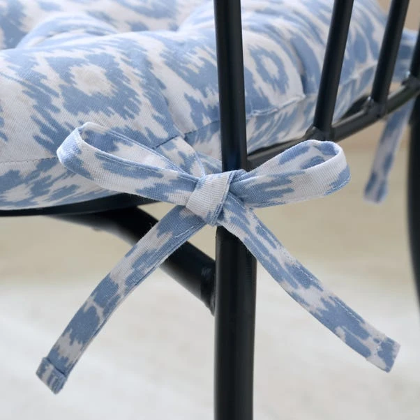 Light Blue Ikat Round Seat Pad 5 Light Blue Ikat Round Seat Pad - Image 3