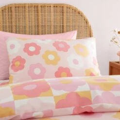 Catherine Lansfield Retro Daisy Duvet Cover And Pillowcase Set -Home Luxe Studio 30931997 alt01