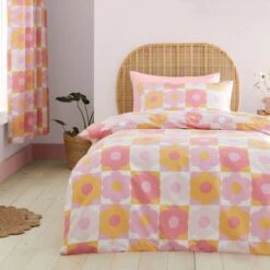 Catherine Lansfield Retro Daisy Duvet Cover And Pillowcase Set -Home Luxe Studio 30931997 alt02