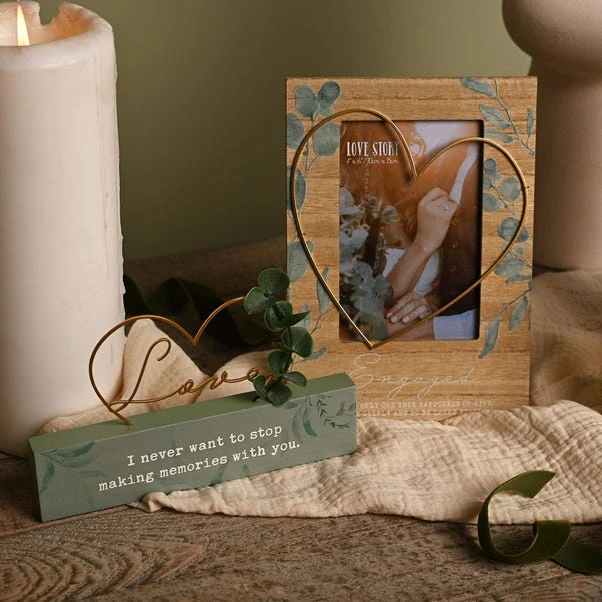 Love Story Engaged Wire Heart Photo Frame 7 Love Story Engaged Wire Heart Photo Frame - Image 5