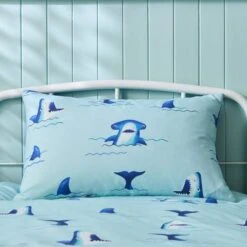 Snappy Shark Reversible Duvet Cover And Pillowcase Set 23 Snappy Shark Reversible Duvet Cover And Pillowcase Set -Home Luxe Studio 30937727 alt03