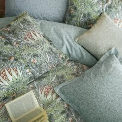 William Morris Artichoke 100% Cotton Duvet Cover And Pillowcase Set 25 William Morris Artichoke 100% Cotton Duvet Cover And Pillowcase Set -Home Luxe Studio 30939018 alt03