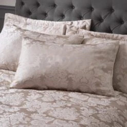 Catherine Lansfield Damask Jacquard Duvet Cover And Pillowcase Set 28 Catherine Lansfield Damask Jacquard Duvet Cover And Pillowcase Set -Home Luxe Studio 30962956 alt01