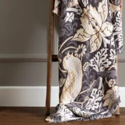 Morris & Co. Strawberry Thief Throw 130cm X 170cm 34 Morris & Co. Strawberry Thief Throw 130cm X 170cm -Home Luxe Studio 30982173 alt06