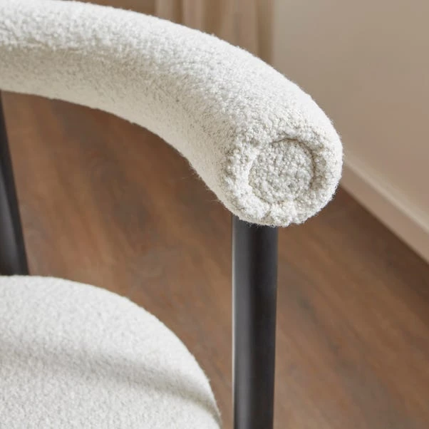 Amari 4 Seater Round Dining Table With 4 Violeta Ivory Boucle Dining Chairs 6 Amari 4 Seater Round Dining Table With 4 Violeta Ivory Boucle Dining Chairs - Image 4